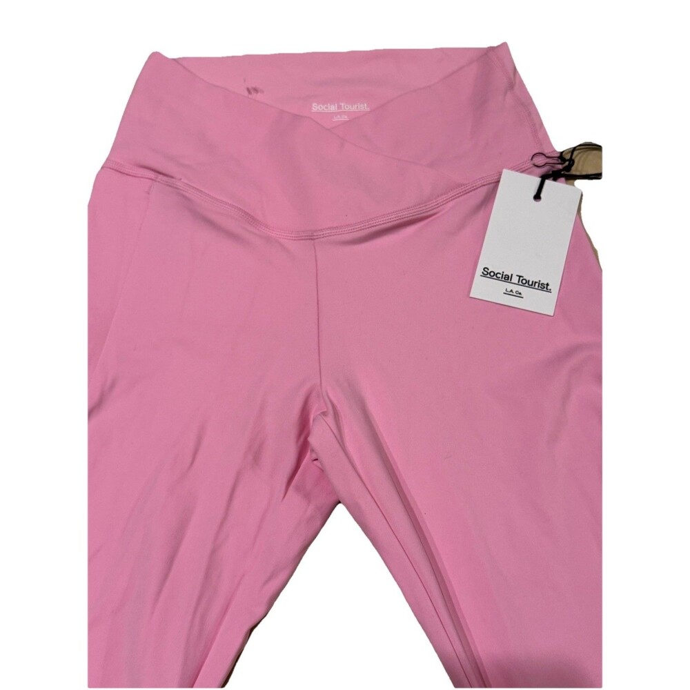 Social Tourist Flare Yoga Pants Womens Size XS Short, Pink, V-Waist , NWT